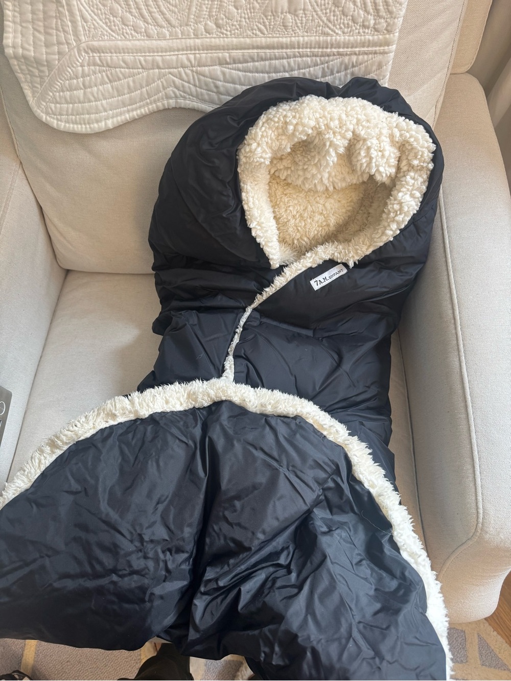 7 A.M. Enfant Black Sherpa-Lined nido cloud blanket